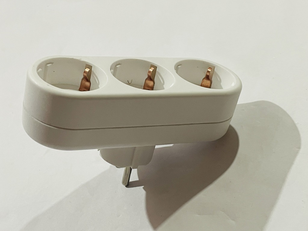 L&P Store EU Plug 3-Way Power Adapter (250V 16A)